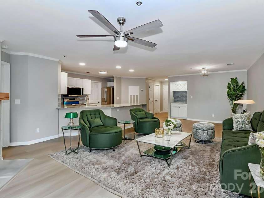 18563 Vineyard Point Lane, Cornelius, NC 28031.  MLS# CAR4352603, YatesRealty ID 16138. 