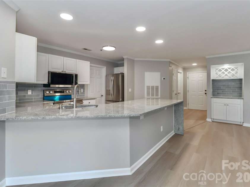 18563 Vineyard Point Lane, Cornelius, NC 28031.  MLS# CAR4352603, YatesRealty ID 16138. 