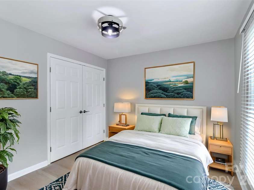 18563 Vineyard Point Lane, Cornelius, NC 28031.  MLS# CAR4352603, YatesRealty ID 16138. 
