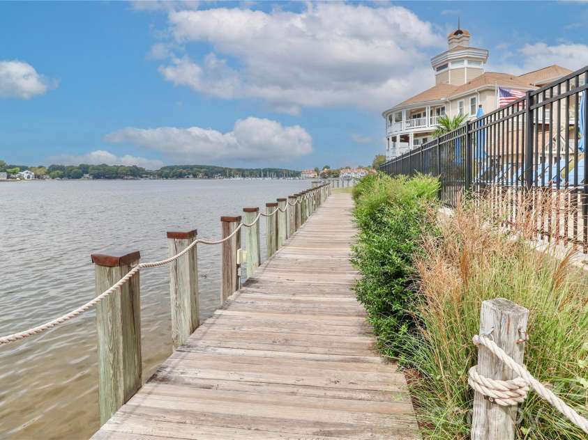 18563 Vineyard Point Lane, Cornelius, NC 28031.  MLS# CAR4352603, YatesRealty ID 16138. 