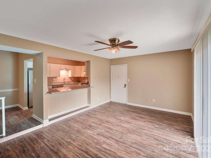 809 High Meadow Lane, Charlotte, NC 28217.  MLS# CAR4265246, YatesRealty ID 16138. Living 3