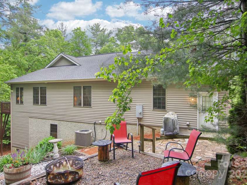 310 Jonathan Creek Drive, Etowah, NC 28729.  MLS# CAR4258575, YatesRealty ID 16140. 