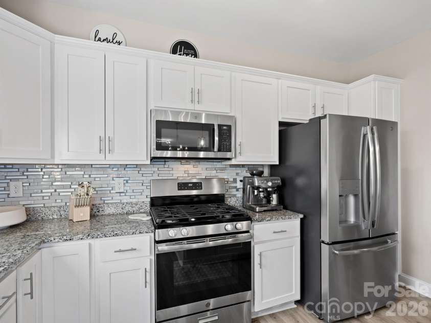 6179 Kilchurn Drive, Fort Mill, SC 29707.  MLS# CAR4352290, YatesRealty ID 16141. 