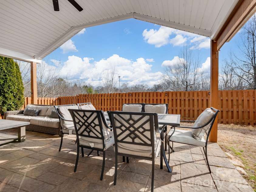 6179 Kilchurn Drive, Fort Mill, SC 29707.  MLS# CAR4352290, YatesRealty ID 16141. 