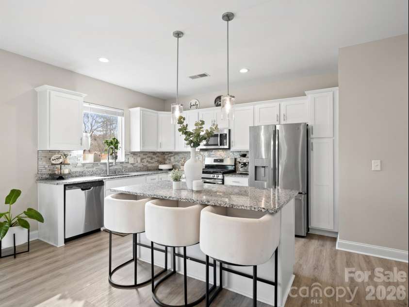 6179 Kilchurn Drive, Fort Mill, SC 29707.  MLS# CAR4352290, YatesRealty ID 16141. 