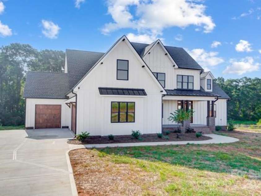 762 Highway 274 Road, Clover, SC 29710.  MLS# CAR4257429, YatesRealty ID 16141. 