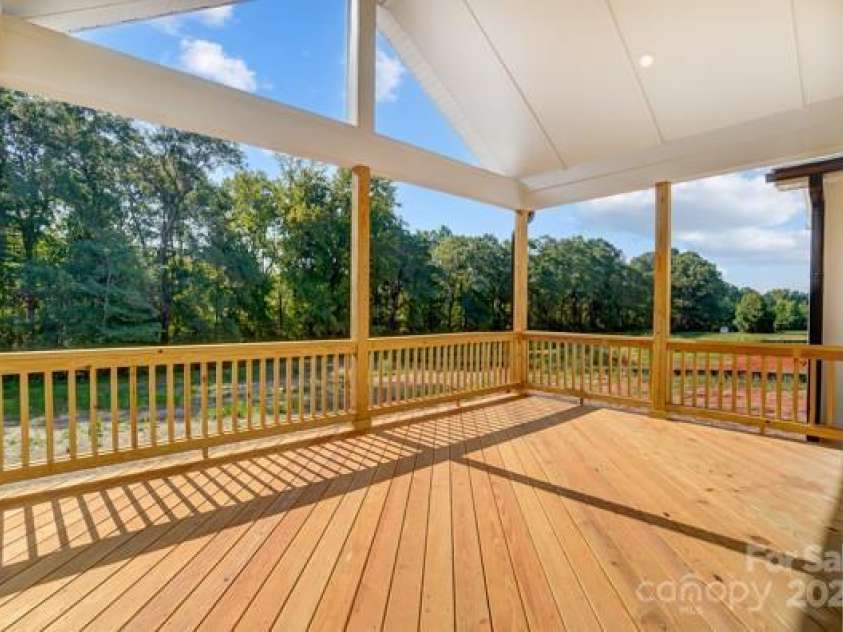 762 Highway 274 Road, Clover, SC 29710.  MLS# CAR4257429, YatesRealty ID 16141. 