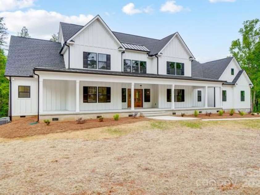 762 Highway 274 Road, Clover, SC 29710.  MLS# CAR4257429, YatesRealty ID 16141. 