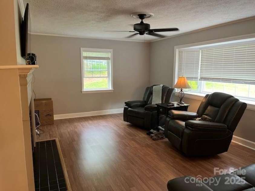 323 Hibriten Drive, Lenoir, NC 28645.  MLS# CAR4252010, YatesRealty ID 16142. 