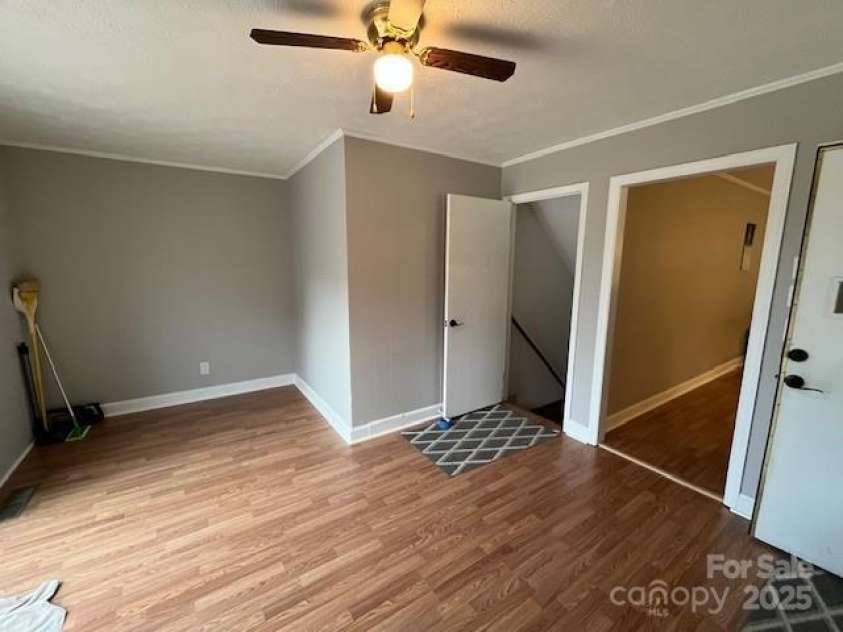 323 Hibriten Drive, Lenoir, NC 28645.  MLS# CAR4252010, YatesRealty ID 16142. 