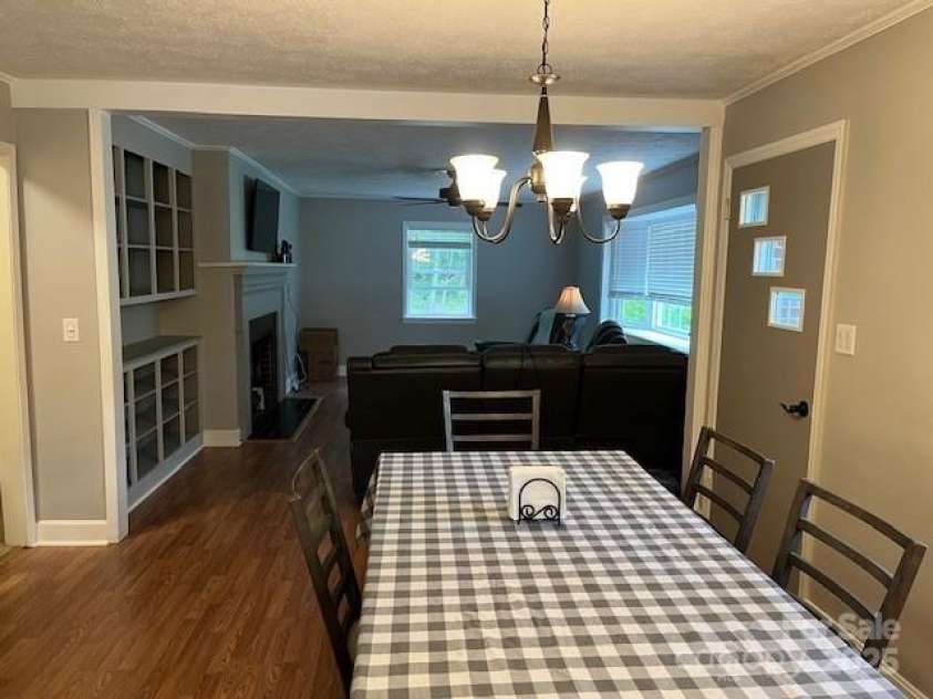 323 Hibriten Drive, Lenoir, NC 28645.  MLS# CAR4252010, YatesRealty ID 16142. 