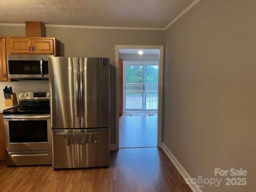 323 Hibriten Drive, Lenoir, NC 28645.  MLS# CAR4252010, YatesRealty ID 16142. 