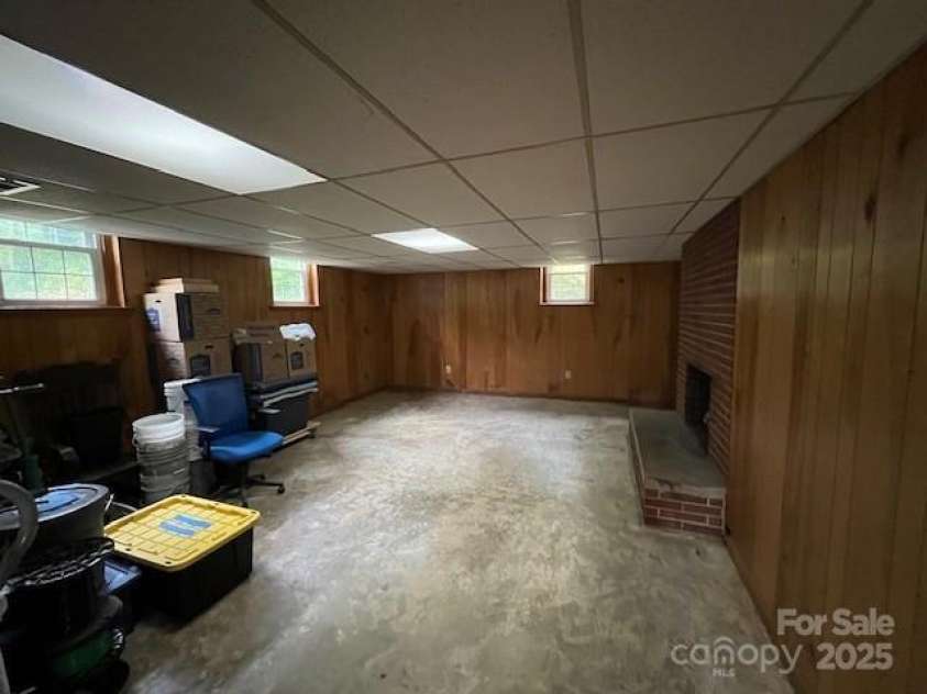 323 Hibriten Drive, Lenoir, NC 28645.  MLS# CAR4252010, YatesRealty ID 16142. 