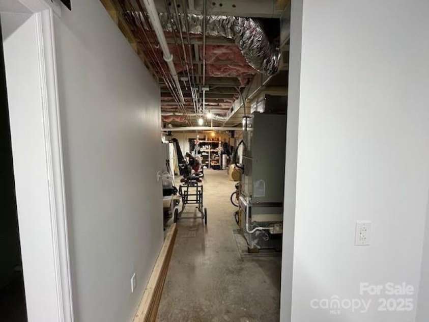 323 Hibriten Drive, Lenoir, NC 28645.  MLS# CAR4252010, YatesRealty ID 16142. 