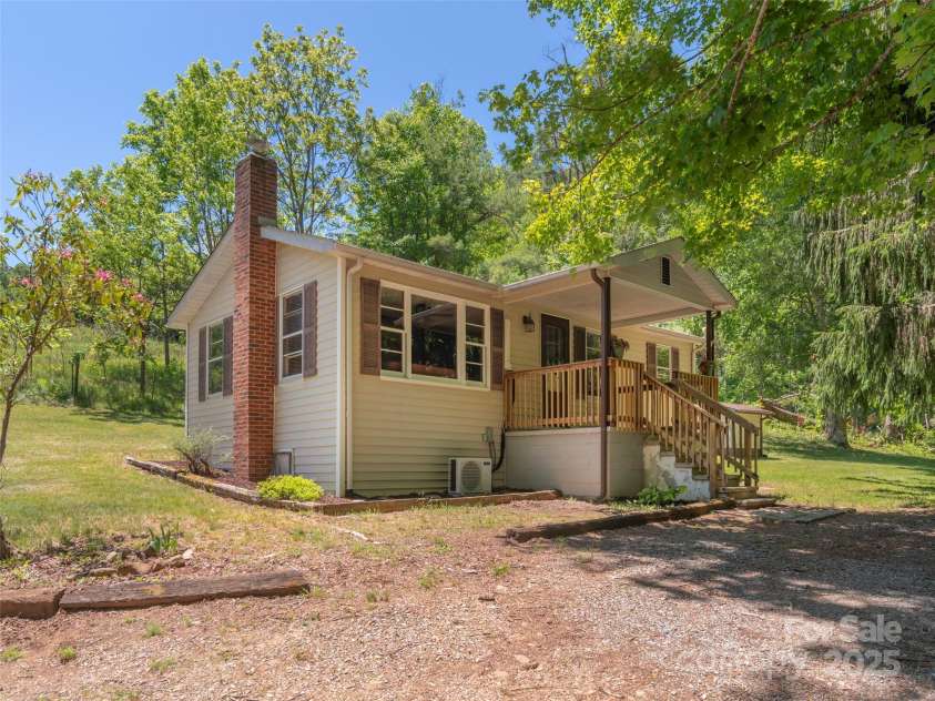 292 Cook Road, Canton, NC 28716.  MLS# CAR4264202, YatesRealty ID 16143. 
