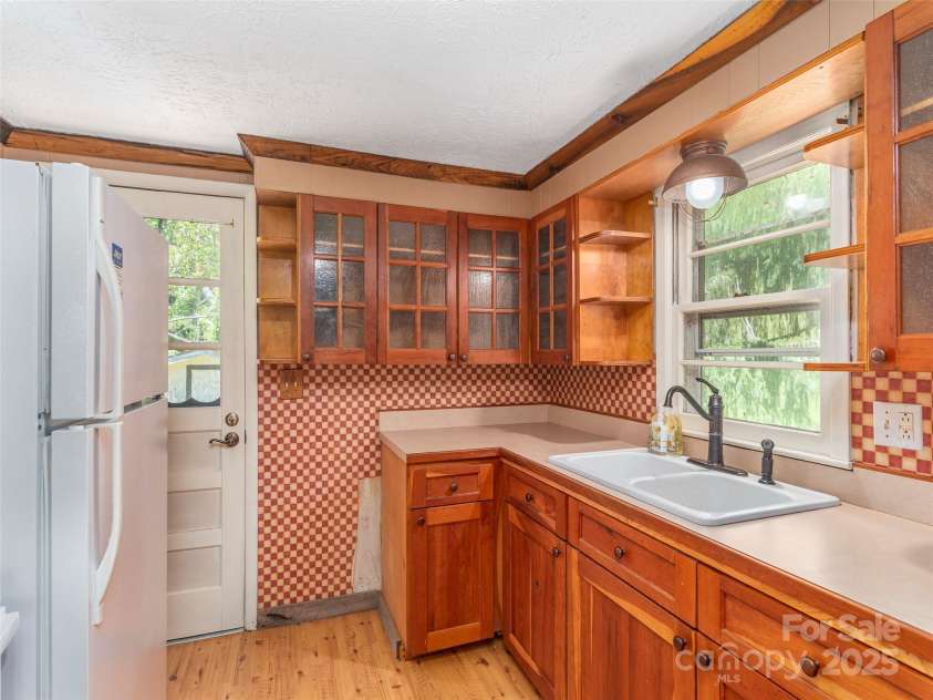 292 Cook Road, Canton, NC 28716.  MLS# CAR4264202, YatesRealty ID 16143. 