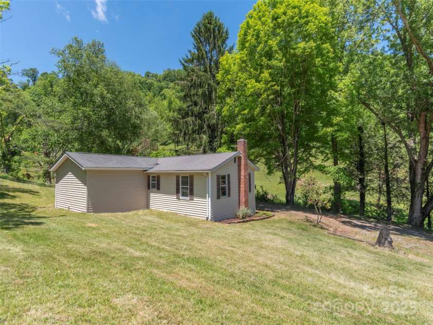 292 Cook Road, Canton, NC 28716.  MLS# CAR4264202, YatesRealty ID 16143. 