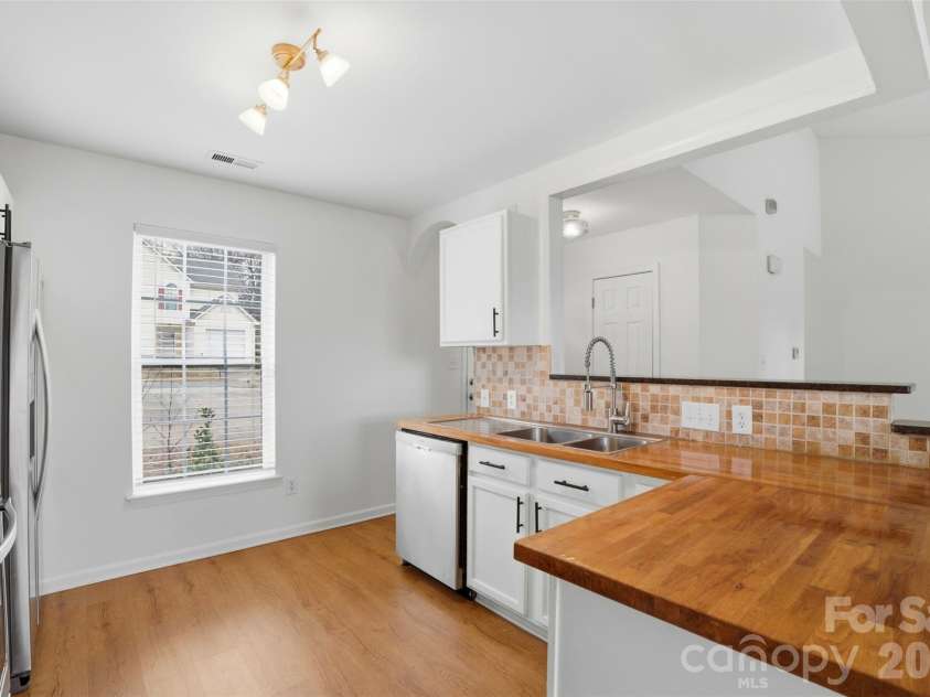 4109 Parkdale Drive, Charlotte, NC 28208.  MLS# CAR4350171, YatesRealty ID 16143. 
