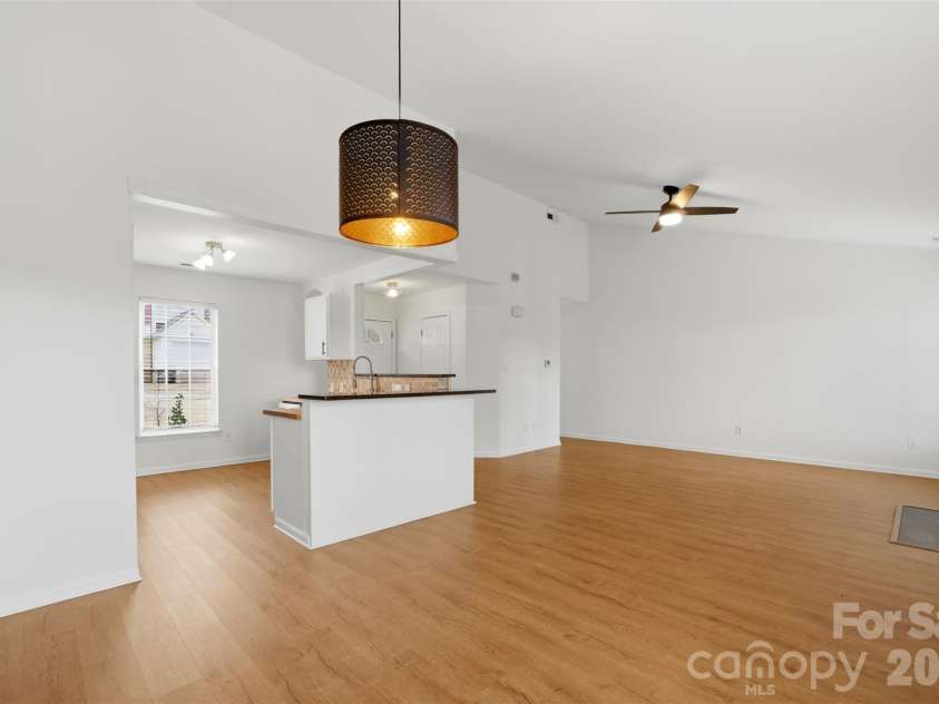 4109 Parkdale Drive, Charlotte, NC 28208.  MLS# CAR4350171, YatesRealty ID 16143. 