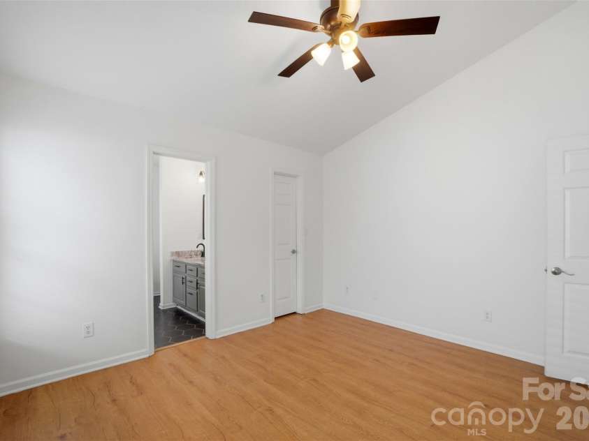 4109 Parkdale Drive, Charlotte, NC 28208.  MLS# CAR4350171, YatesRealty ID 16143. 