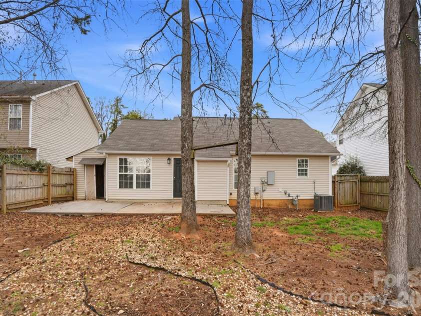 4109 Parkdale Drive, Charlotte, NC 28208.  MLS# CAR4350171, YatesRealty ID 16143. 