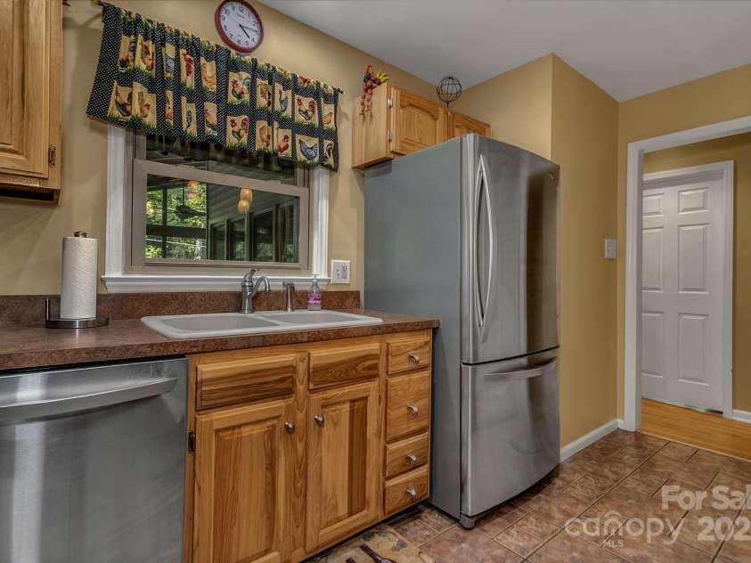 385 Fork Road, Black Mountain, NC 28711.  MLS# CAR4253799, YatesRealty ID 16144. 