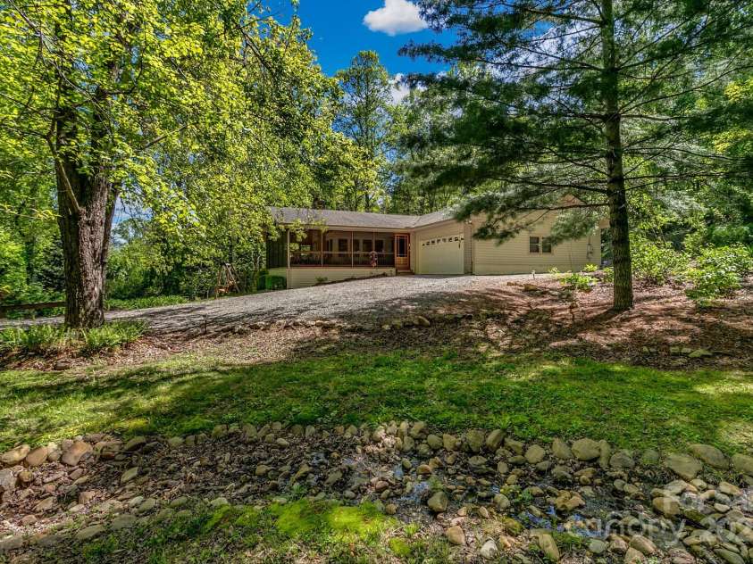 385 Fork Road, Black Mountain, NC 28711.  MLS# CAR4253799, YatesRealty ID 16144. 