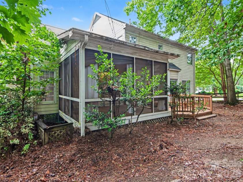 6401 Morningsong Lane, Charlotte, NC 28269.  MLS# CAR4360088, YatesRealty ID 16144. 