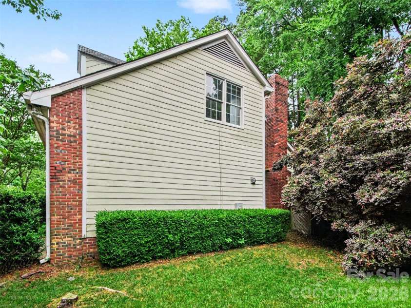 6401 Morningsong Lane, Charlotte, NC 28269.  MLS# CAR4360088, YatesRealty ID 16144. 