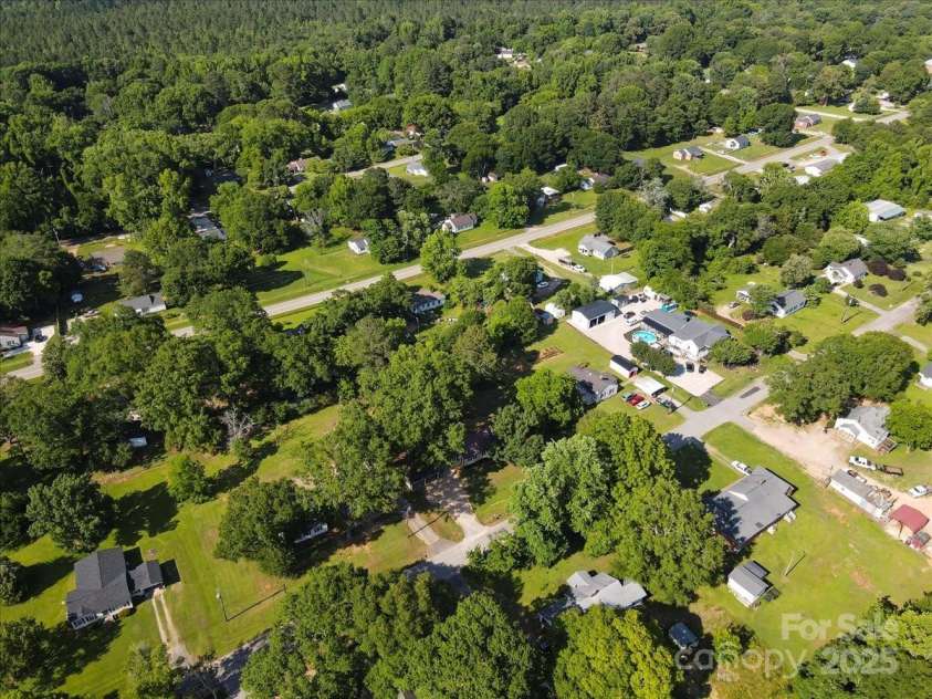 1055 Laurel Avenue, Lancaster, SC 29720.  MLS# CAR4261227, YatesRealty ID 16145. 