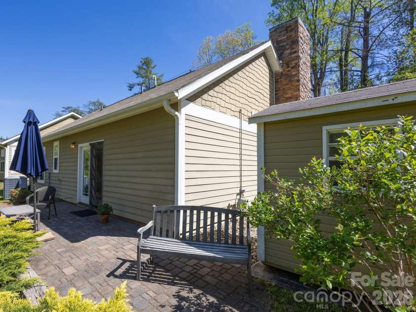 128 Lower Grassy Branch Road, Asheville, NC 28805.  MLS# CAR4372133, YatesRealty ID 16145. 