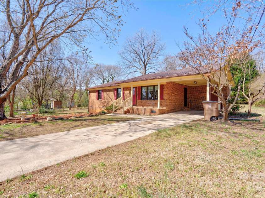 200 South Fork Drive, Shelby, NC 28152.  MLS# CAR4233149, YatesRealty ID 16146. 