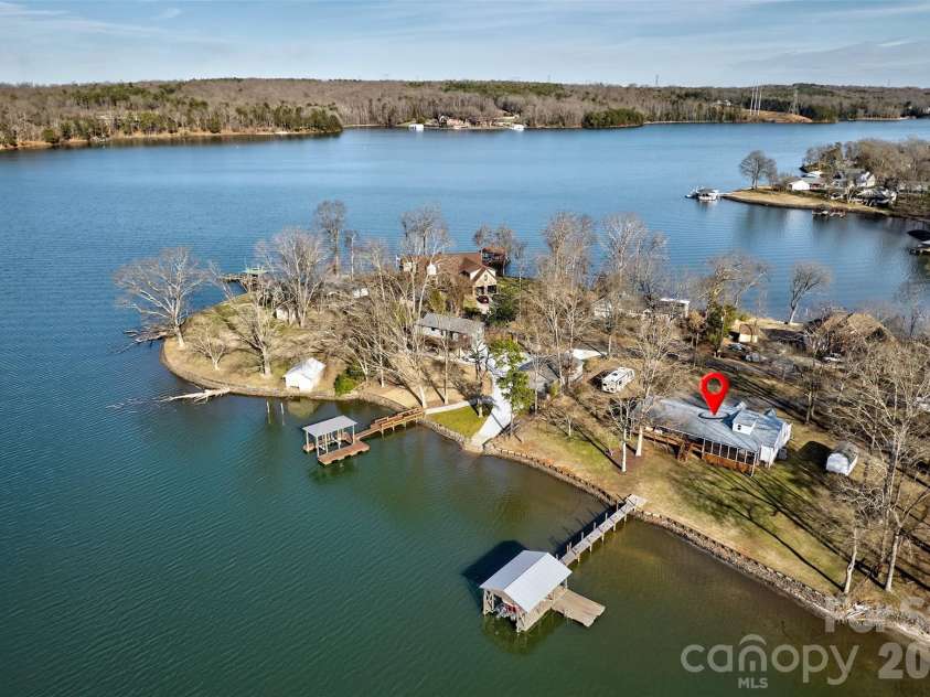 4353 Duck Haven Lane, Lake Wylie, SC 29710.  MLS# CAR4370620, YatesRealty ID 16146. 