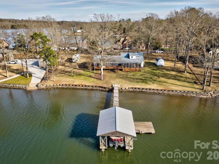 4353 Duck Haven Lane, Lake Wylie, SC 29710.  MLS# CAR4370620, YatesRealty ID 16146. 