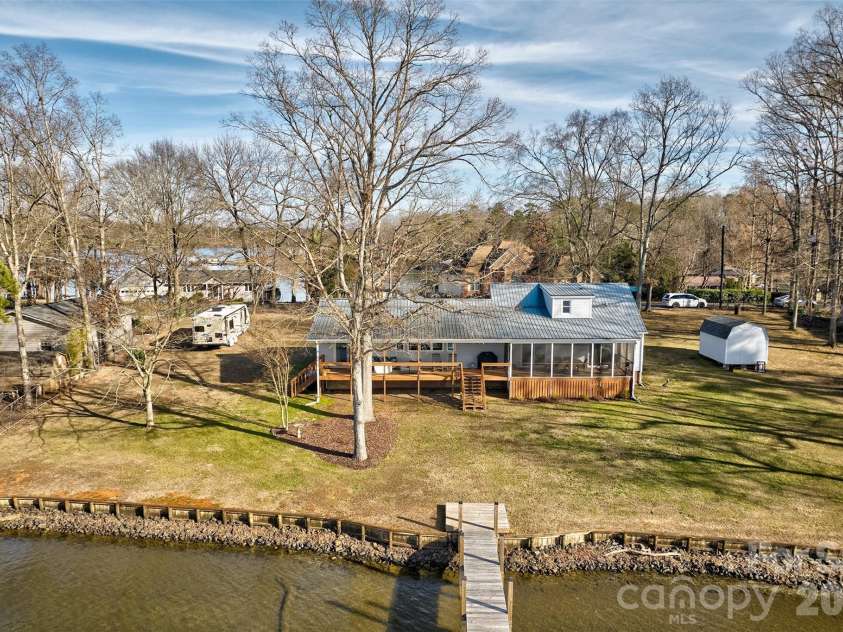 4353 Duck Haven Lane, Lake Wylie, SC 29710.  MLS# CAR4370620, YatesRealty ID 16146. 