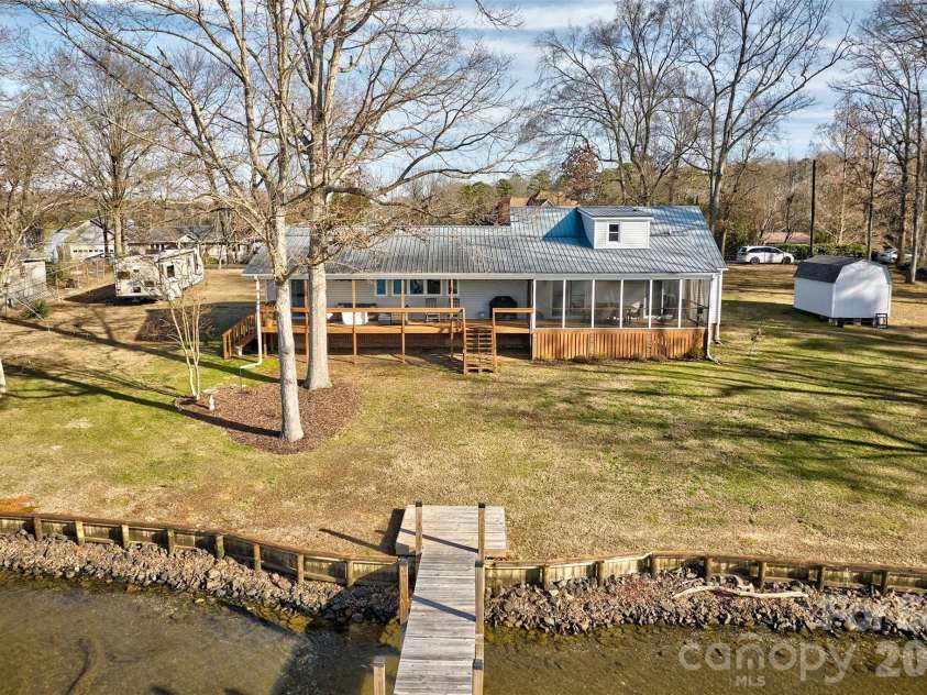 4353 Duck Haven Lane, Lake Wylie, SC 29710.  MLS# CAR4370620, YatesRealty ID 16146. 
