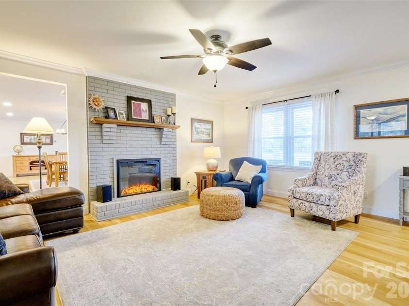 4353 Duck Haven Lane, Lake Wylie, SC 29710.  MLS# CAR4370620, YatesRealty ID 16146. 