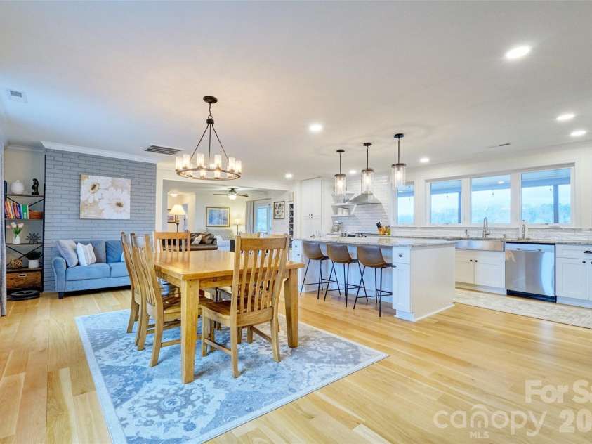 4353 Duck Haven Lane, Lake Wylie, SC 29710.  MLS# CAR4370620, YatesRealty ID 16146. 