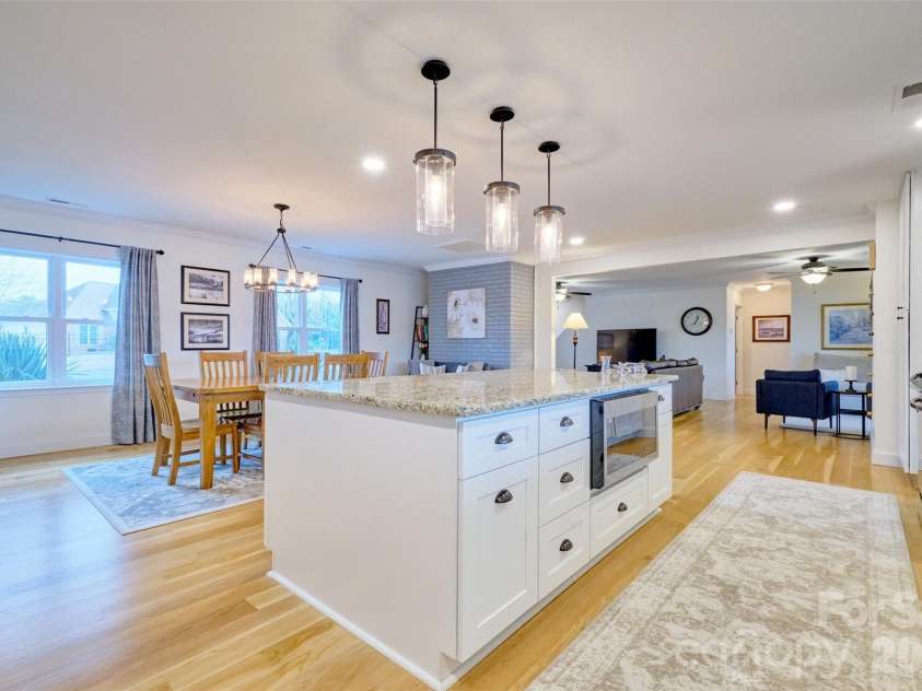 4353 Duck Haven Lane, Lake Wylie, SC 29710.  MLS# CAR4370620, YatesRealty ID 16146. 