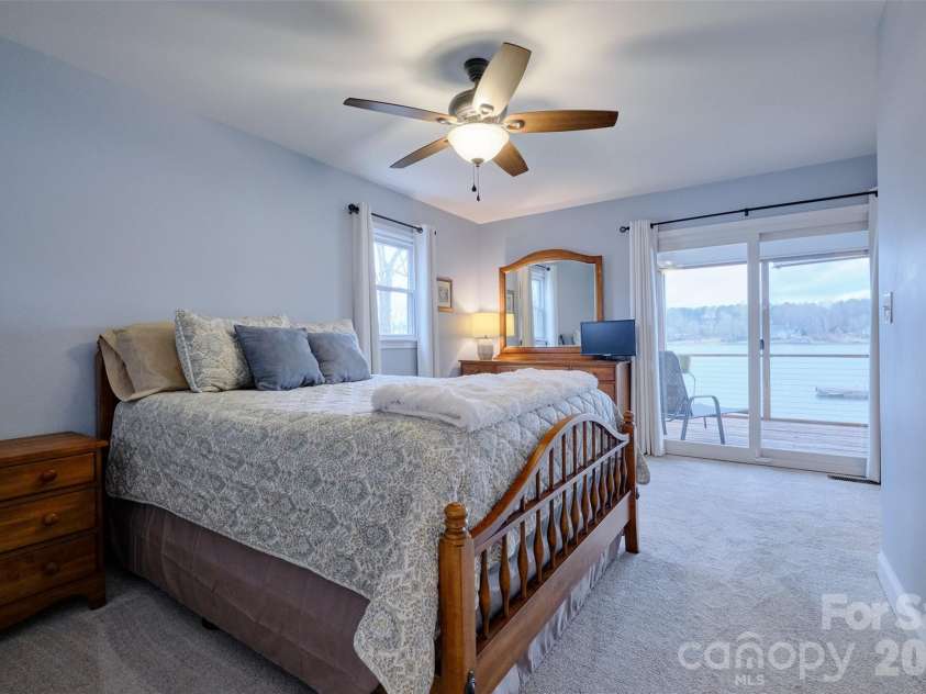 4353 Duck Haven Lane, Lake Wylie, SC 29710.  MLS# CAR4370620, YatesRealty ID 16146. 