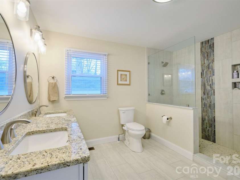 4353 Duck Haven Lane, Lake Wylie, SC 29710.  MLS# CAR4370620, YatesRealty ID 16146. 