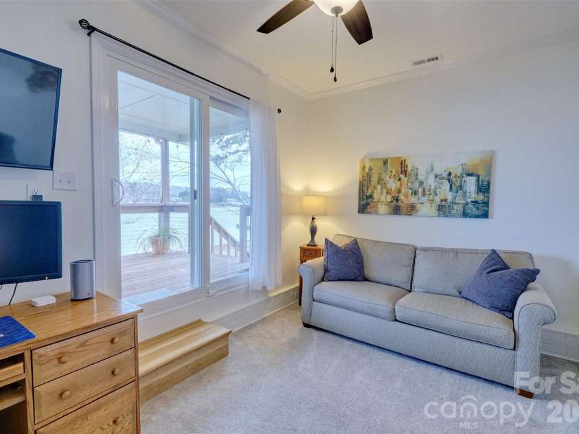 4353 Duck Haven Lane, Lake Wylie, SC 29710.  MLS# CAR4370620, YatesRealty ID 16146. 