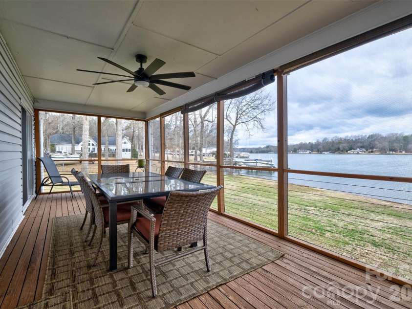 4353 Duck Haven Lane, Lake Wylie, SC 29710.  MLS# CAR4370620, YatesRealty ID 16146. 