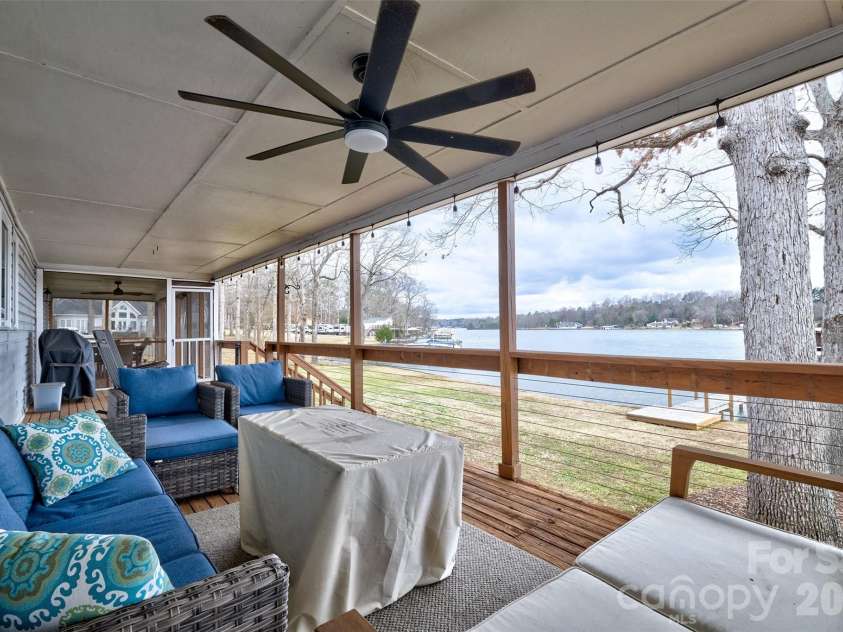 4353 Duck Haven Lane, Lake Wylie, SC 29710.  MLS# CAR4370620, YatesRealty ID 16146. 