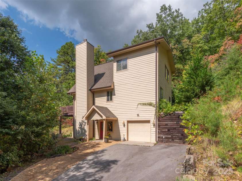 1159 Mount Chalet Road, Canton, NC 28716.  MLS# CAR4186567, YatesRealty ID 16147. 