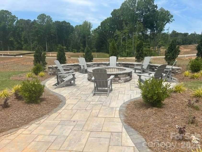 516 Cottage Garden Lane, Belmont, NC 28012.  MLS# CAR4373322, YatesRealty ID 16147. 