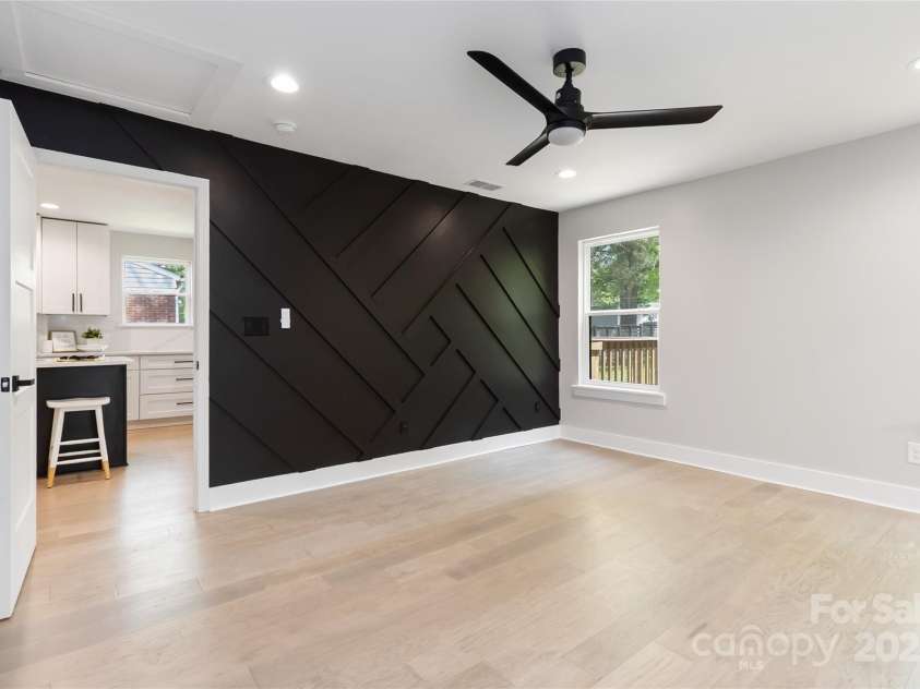 1812 Anderson Street, Charlotte, NC 28205.  MLS# CAR4241914, YatesRealty ID 16149. 