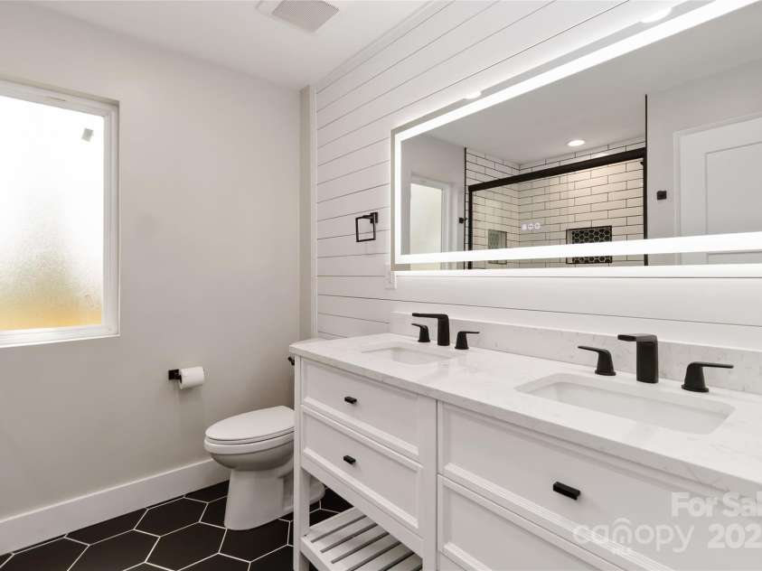 1812 Anderson Street, Charlotte, NC 28205.  MLS# CAR4241914, YatesRealty ID 16149. 