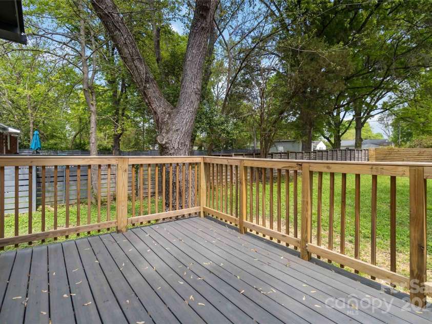 1812 Anderson Street, Charlotte, NC 28205.  MLS# CAR4241914, YatesRealty ID 16149. 