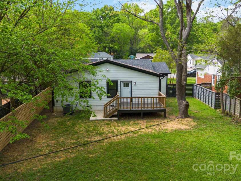 1812 Anderson Street, Charlotte, NC 28205.  MLS# CAR4241914, YatesRealty ID 16149. 